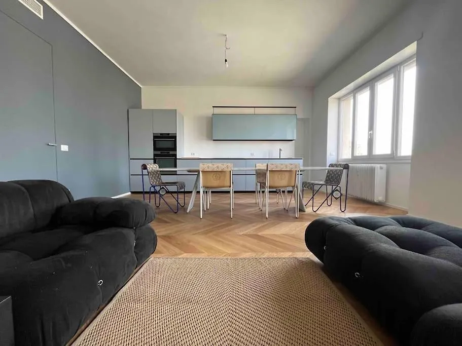 Skyline Three Rooms Apartment 米兰